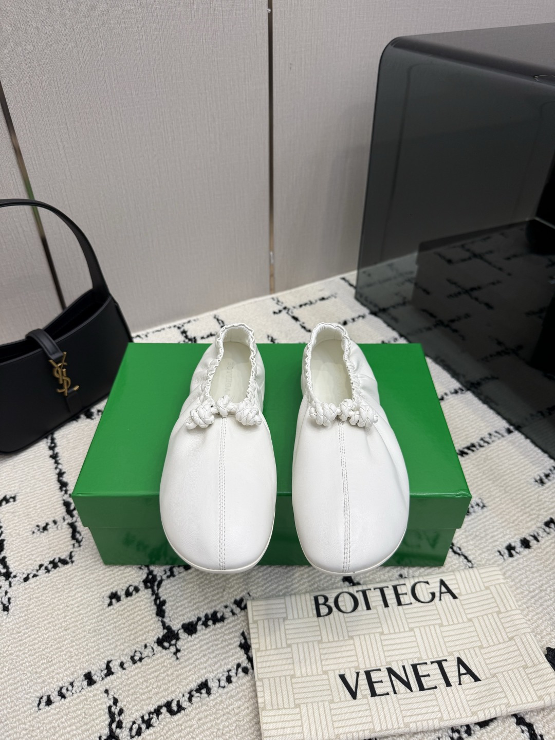 보테가 베네타(BOTTEGA VENETA) 인트레치아토 발레리나 플랫 신발