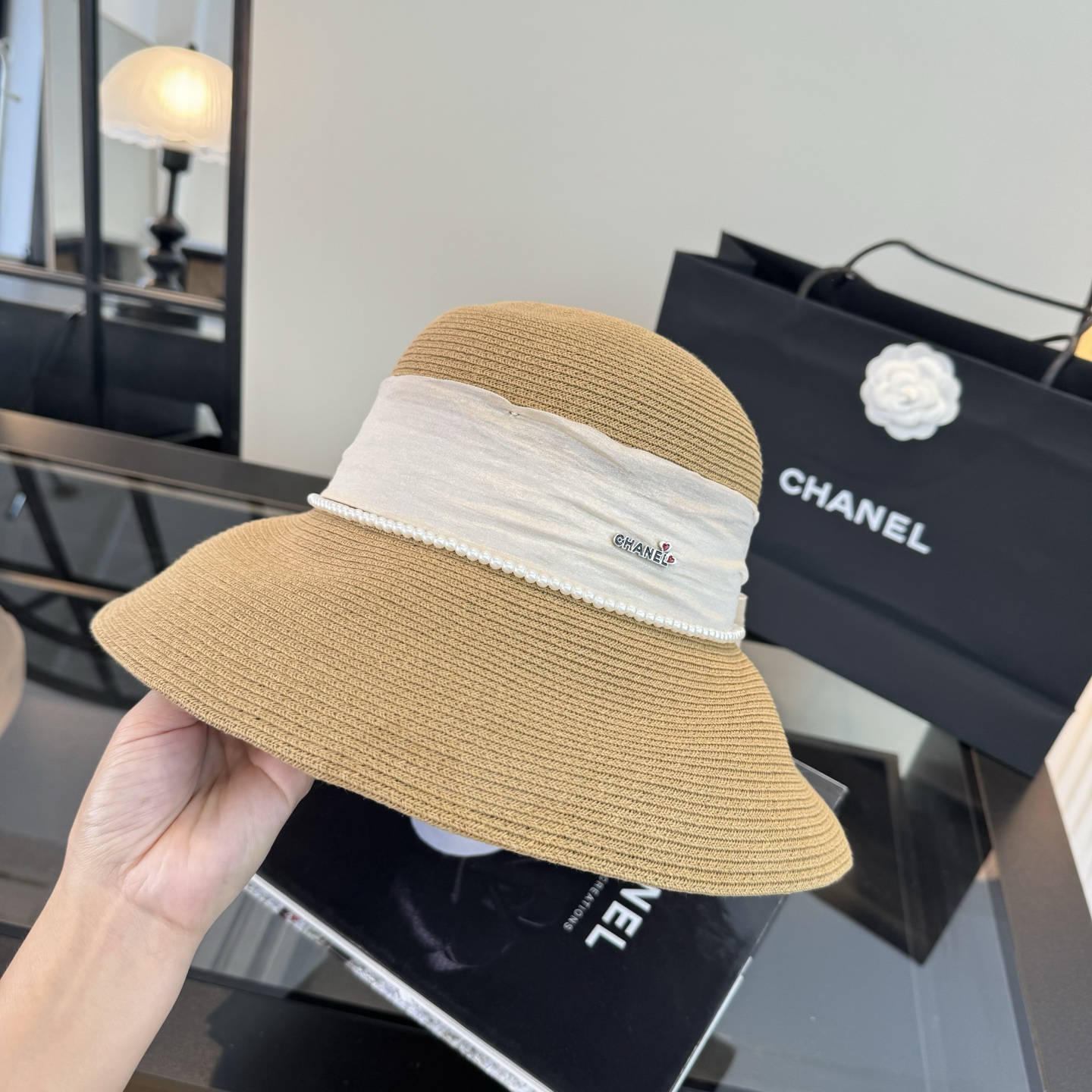 샤넬(CHANEL) 밀짚 선캡 모자
