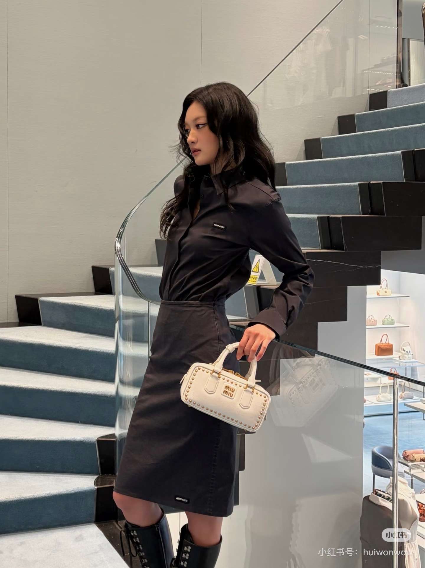 미우미우(MIU MIU) 미니 로고 코튼 블렌드 셔츠 상의 의류