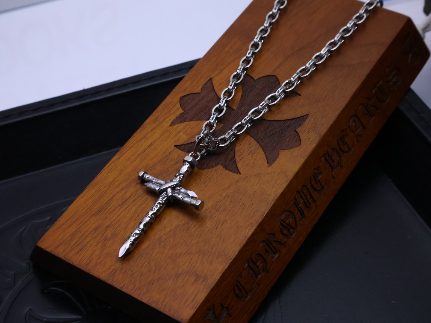 크롬하츠(CHROME HEARTS) 체인 크로스 펜던트 목걸이