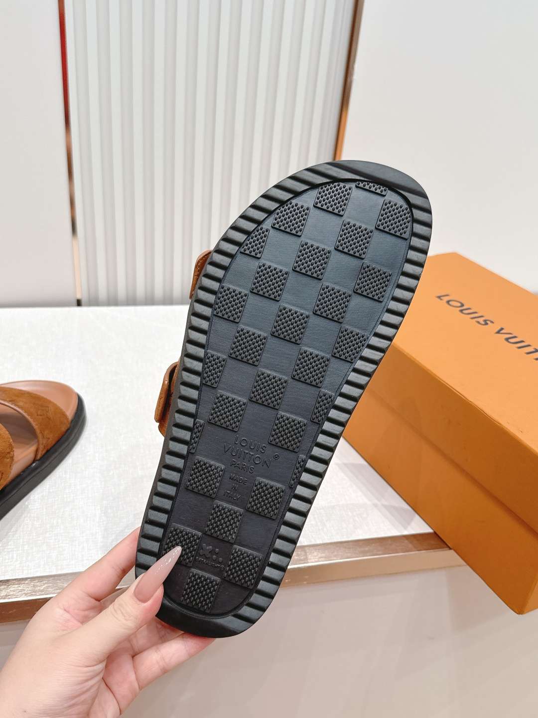 루이비통(LV) 남성 더블 버클 슬라이드 샌들 신발