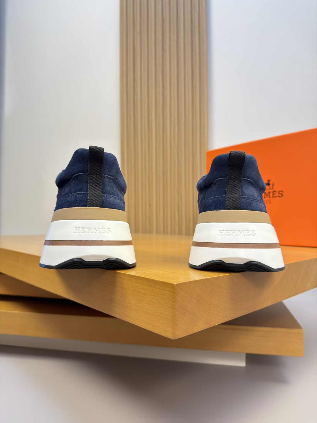 [Hermes] 에르메스 프리미엄 스웨이드 레더 콤비 스니커즈 신발