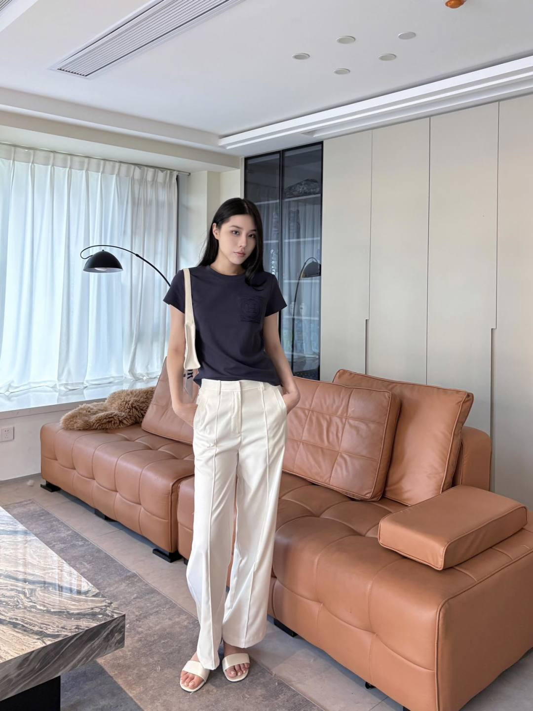 [Hermes] 에르메스 26SS 크롭 슬림핏 반팔 티셔츠 의류