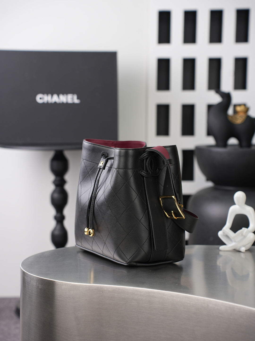 CHANEL 샤넬 26B 램스킨 버킷백 (라지) 가방 / 6584