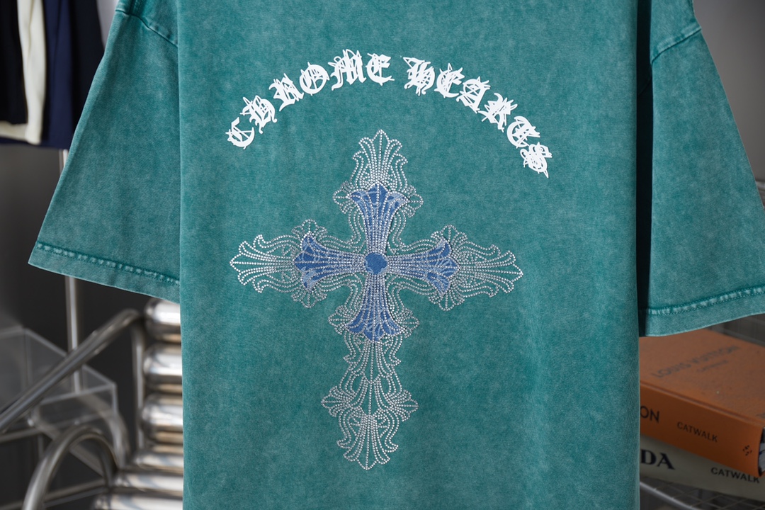 크롬하츠(Chrome Hearts) 크로스 핫픽스 반팔 티셔츠 상의 의류