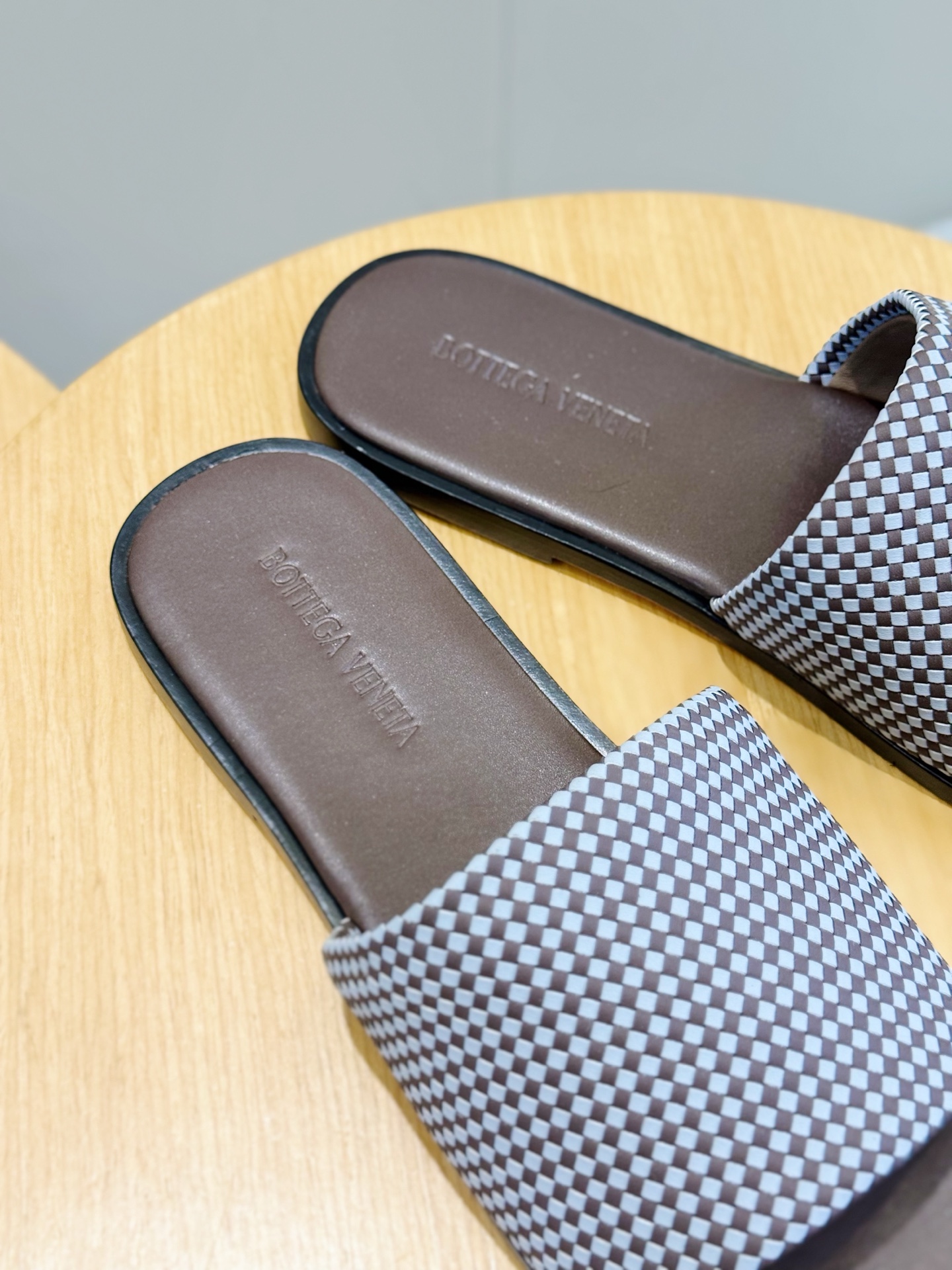 [Bottega Veneta] BV 보테가 베네타 맨즈 웨이브 레더 슬라이드 슬리퍼 신발