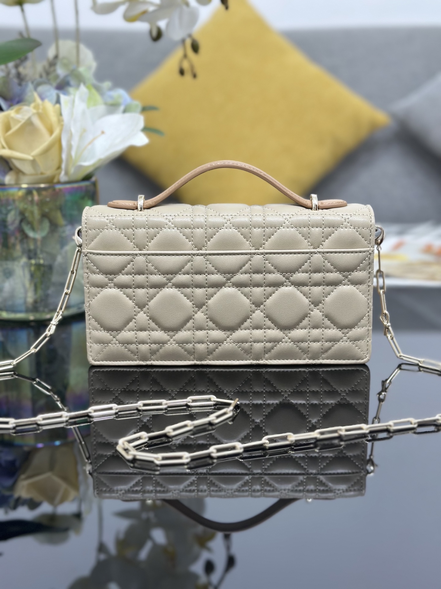 [Dior] 디올 미스 디올(Miss Dior) 보우 램스킨 탑핸들 체인 파우치 (WOC) 가방