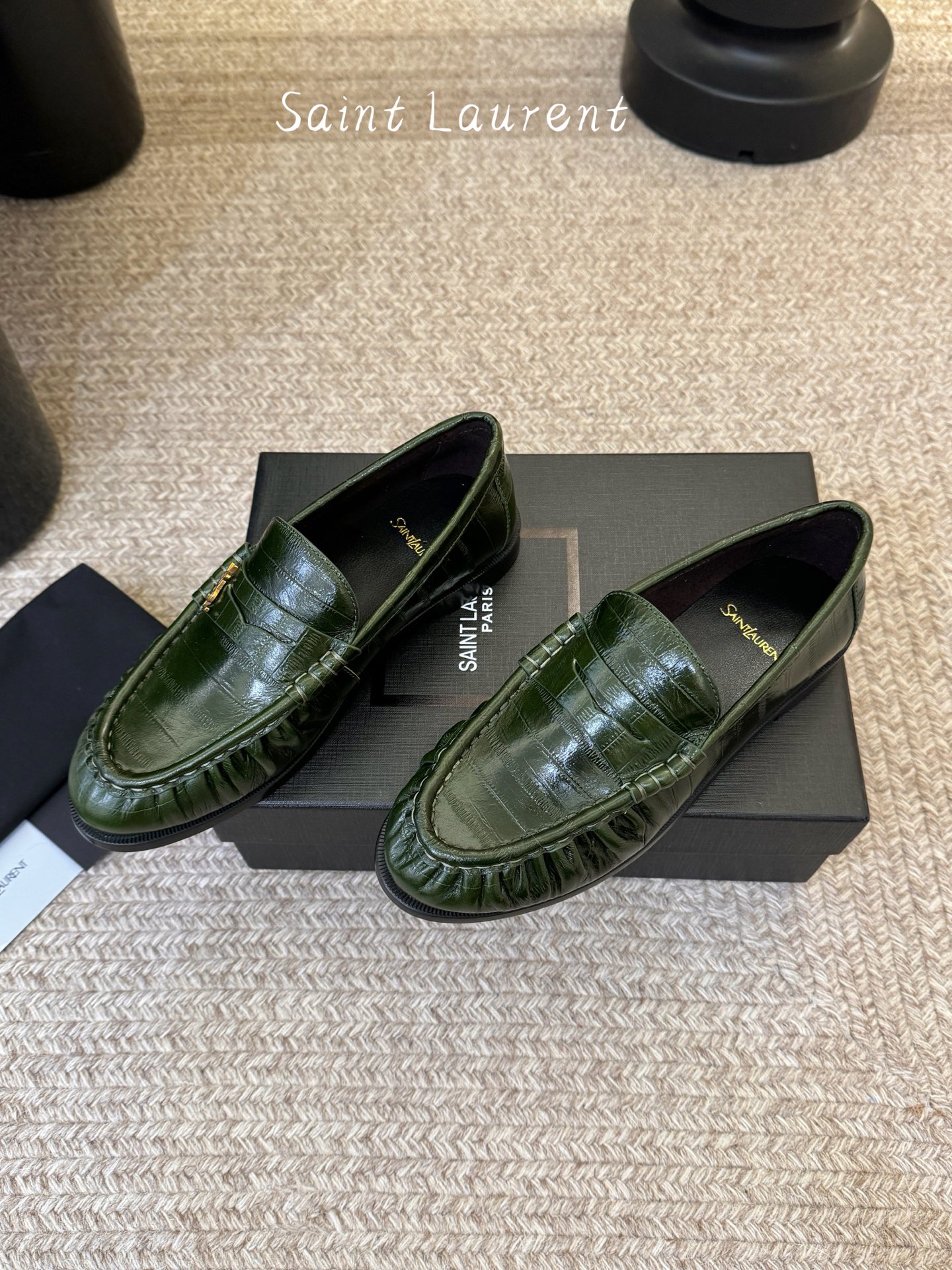 생로랑(SAINT LAURENT) 카프 레더 페니 로퍼 신발