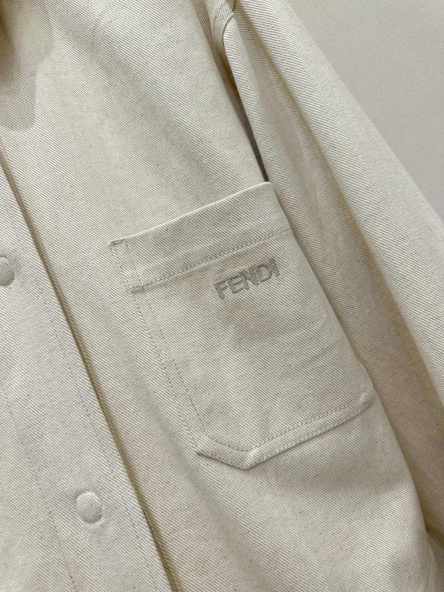 펜디(FENDI) 아이보리 코튼 데님 자켓 의류