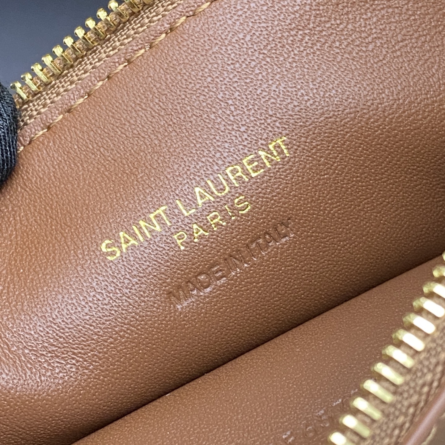 Saint Laurent YSL LE 5A7 생로랑 우드 비즈 호보백 가방 / 657228
