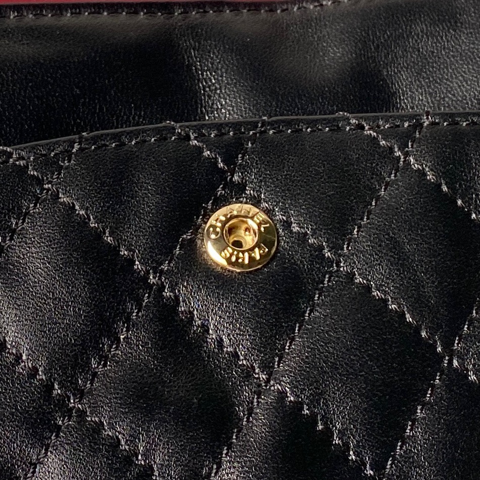 CHANEL A37587 샤넬 26S 크러쉬드 크링클드 카프스킨 클래식 2.55 백 (31cm) 가방