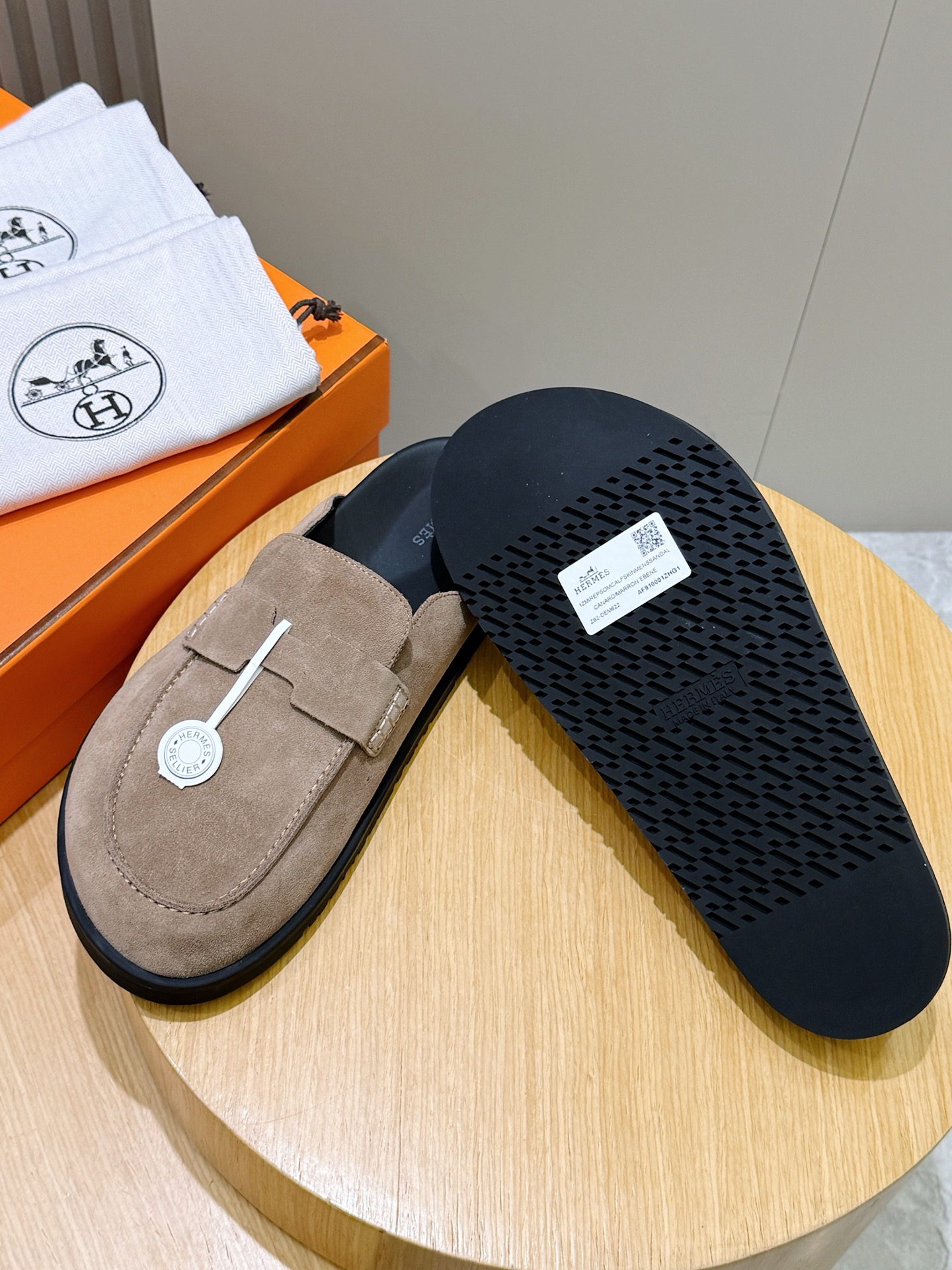 Hermes 에르메스 H 로고 스웨이드 뮬 슬리퍼 신발