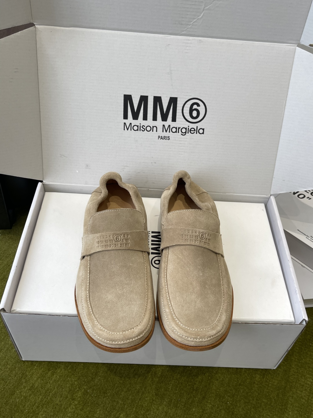 메종 마르지엘라(Maison Margiela) 애플 토 로고 2WAY 로퍼