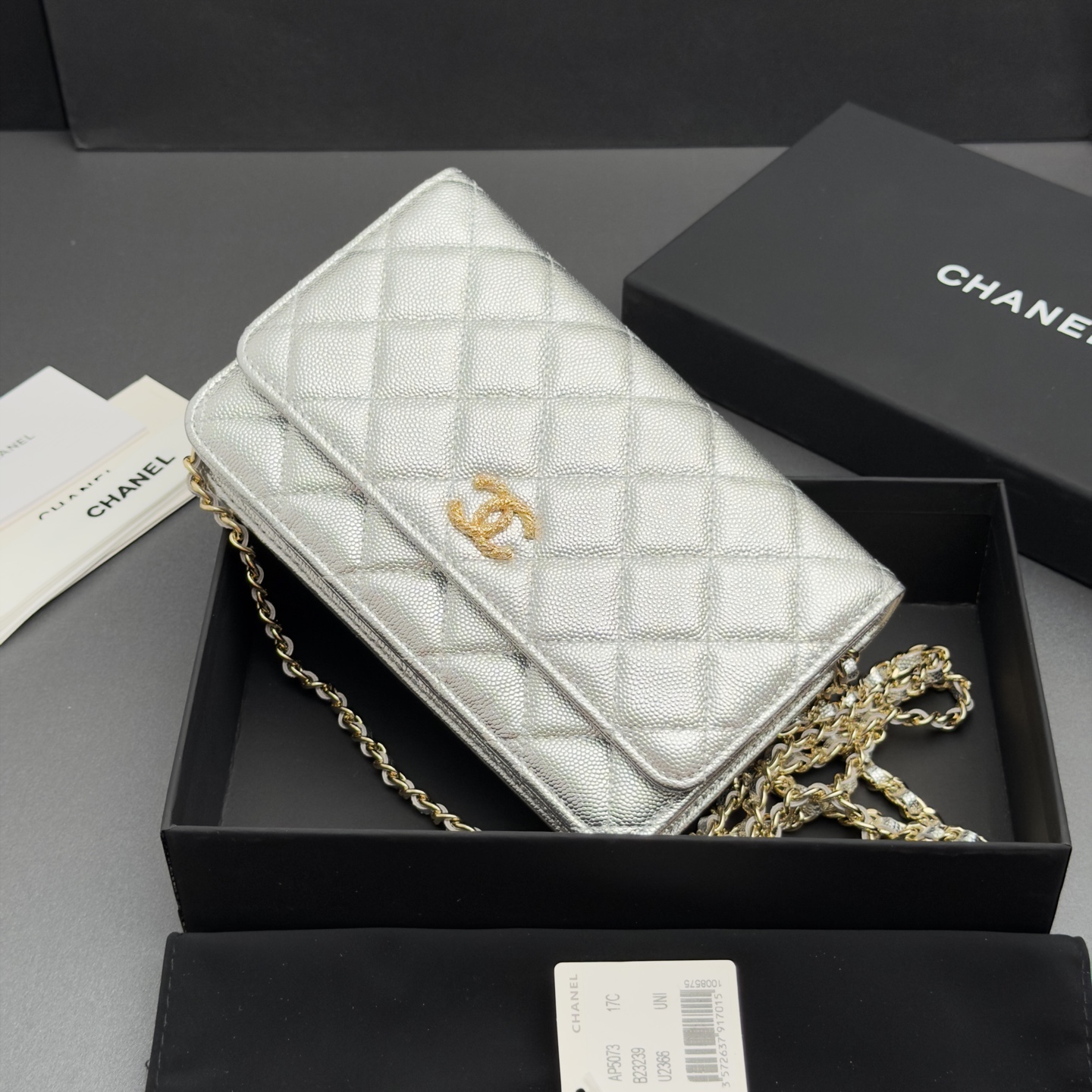 [Chanel] 샤넬 26SS 캐비어 멀티 젬스톤 체인 아코디언 플랩백 (WOC) 가방