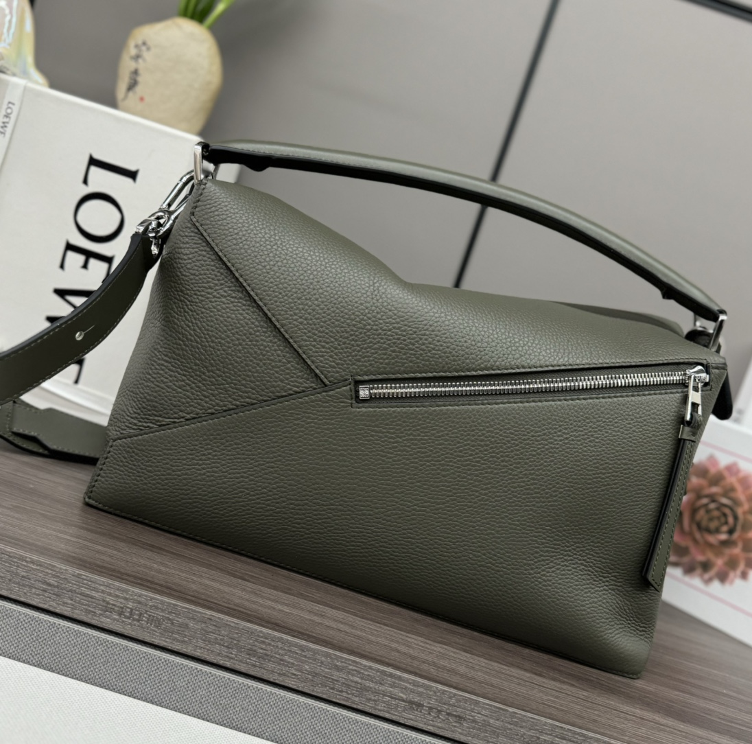 Loewe Puzzle Edge 로에베 퍼즐 라지 백 가방