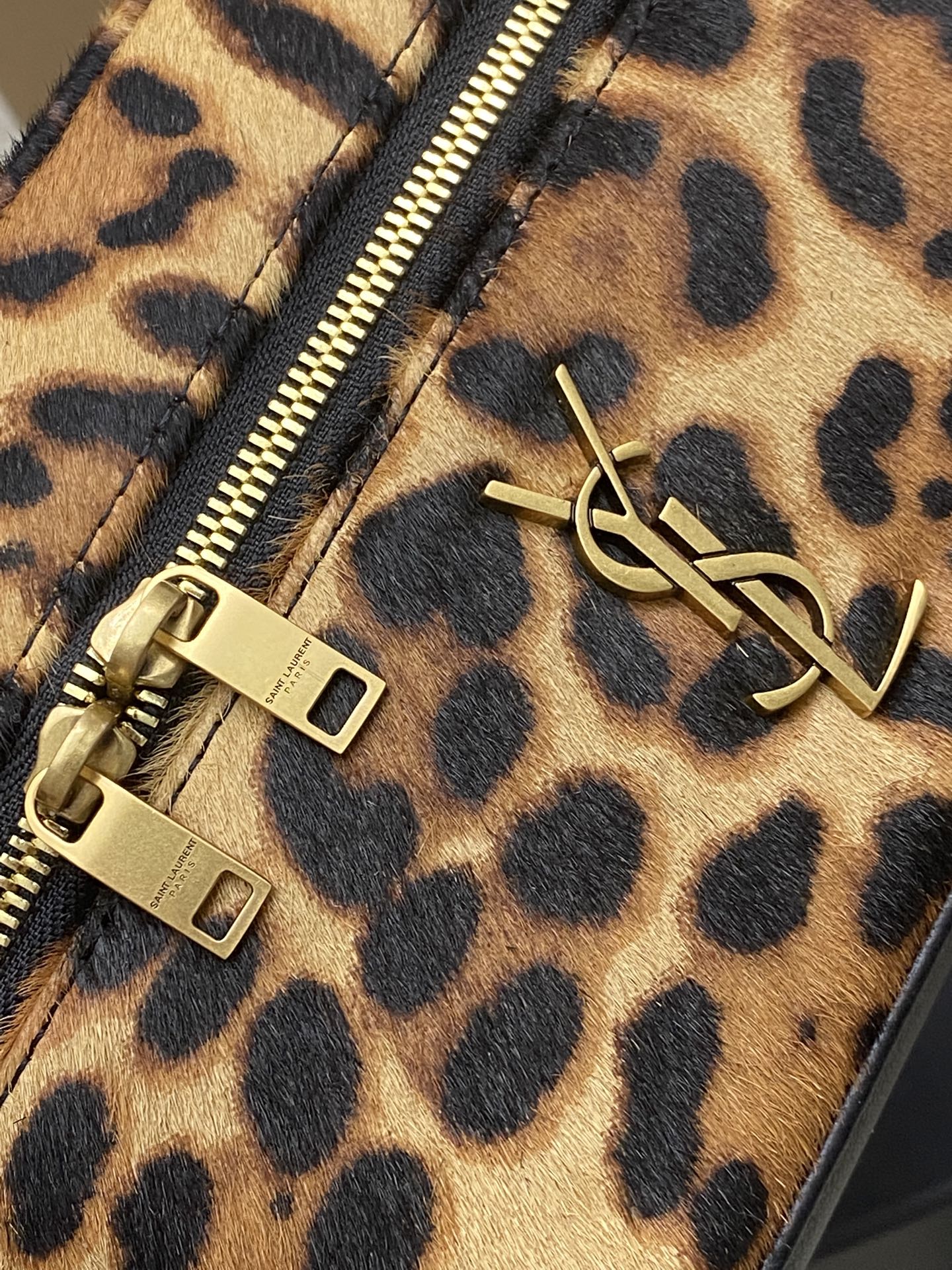 YSL 생로랑 가비(Gaby) 레오파드 화장품 케이스 파우치 백 가방