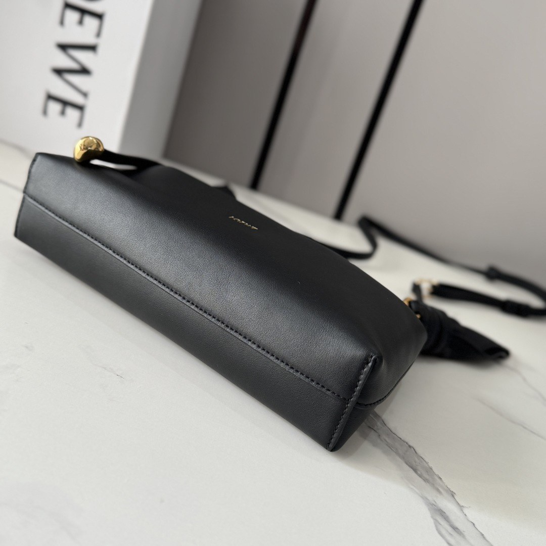 [LOEWE] 로에베 미니 스무스 카프스킨 스카프 백 가방 / BA604
