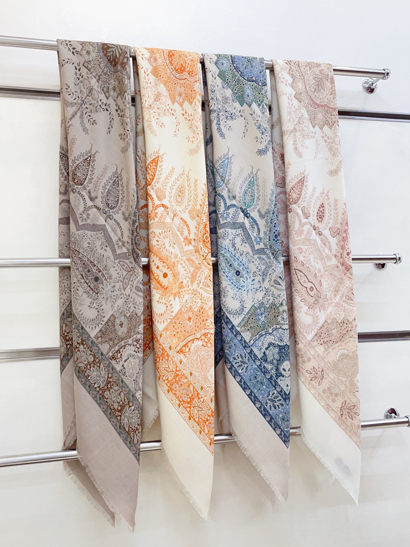 로로피아나(LORO PIANA) 캐시미어 실크 프린지 목도리 스카프