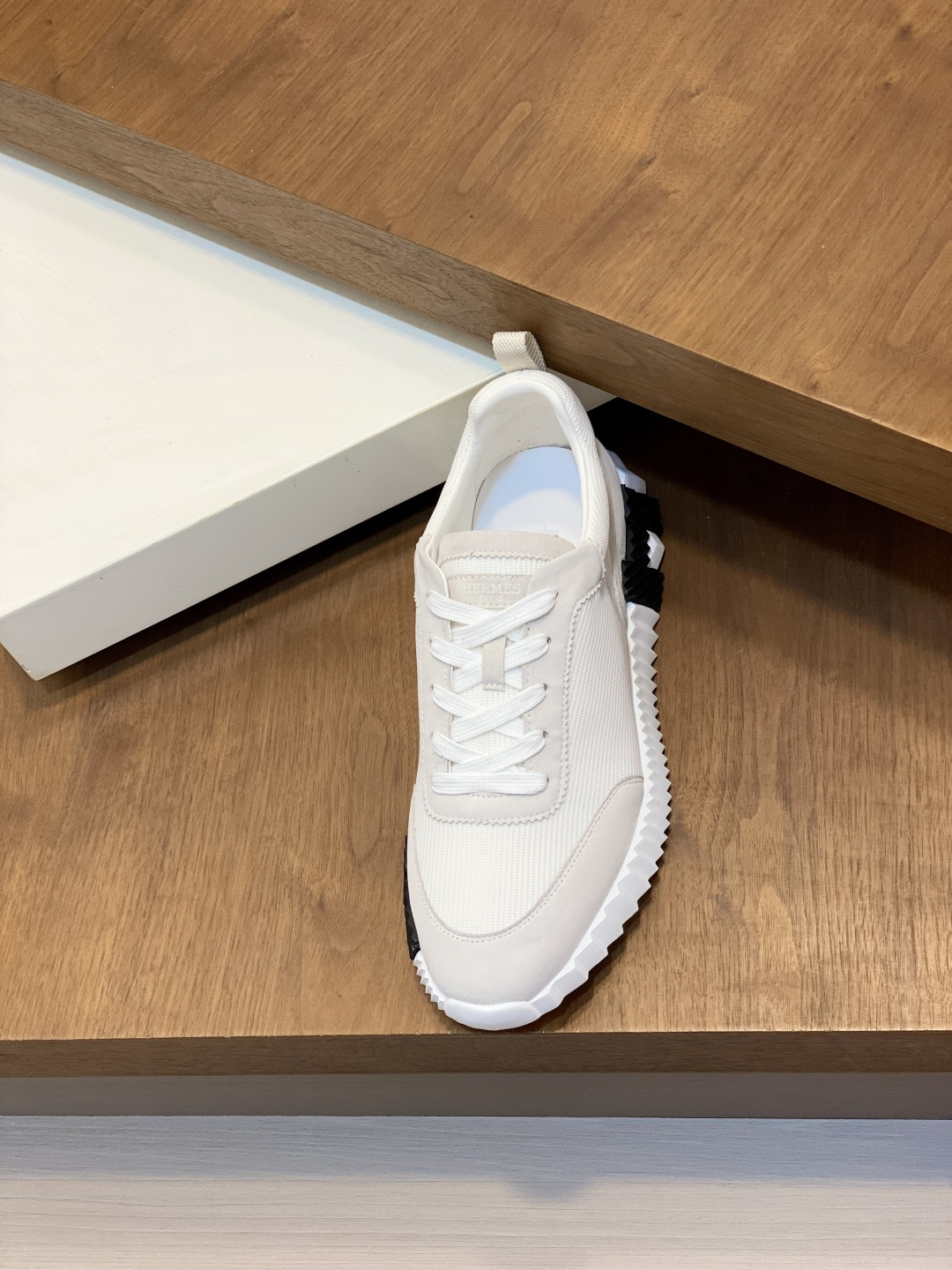 [Hermes] 에르메스 바운싱(Bouncing) 프리미엄 카프스킨, 스웨이드 & 메시 콤비 스니커즈 신발