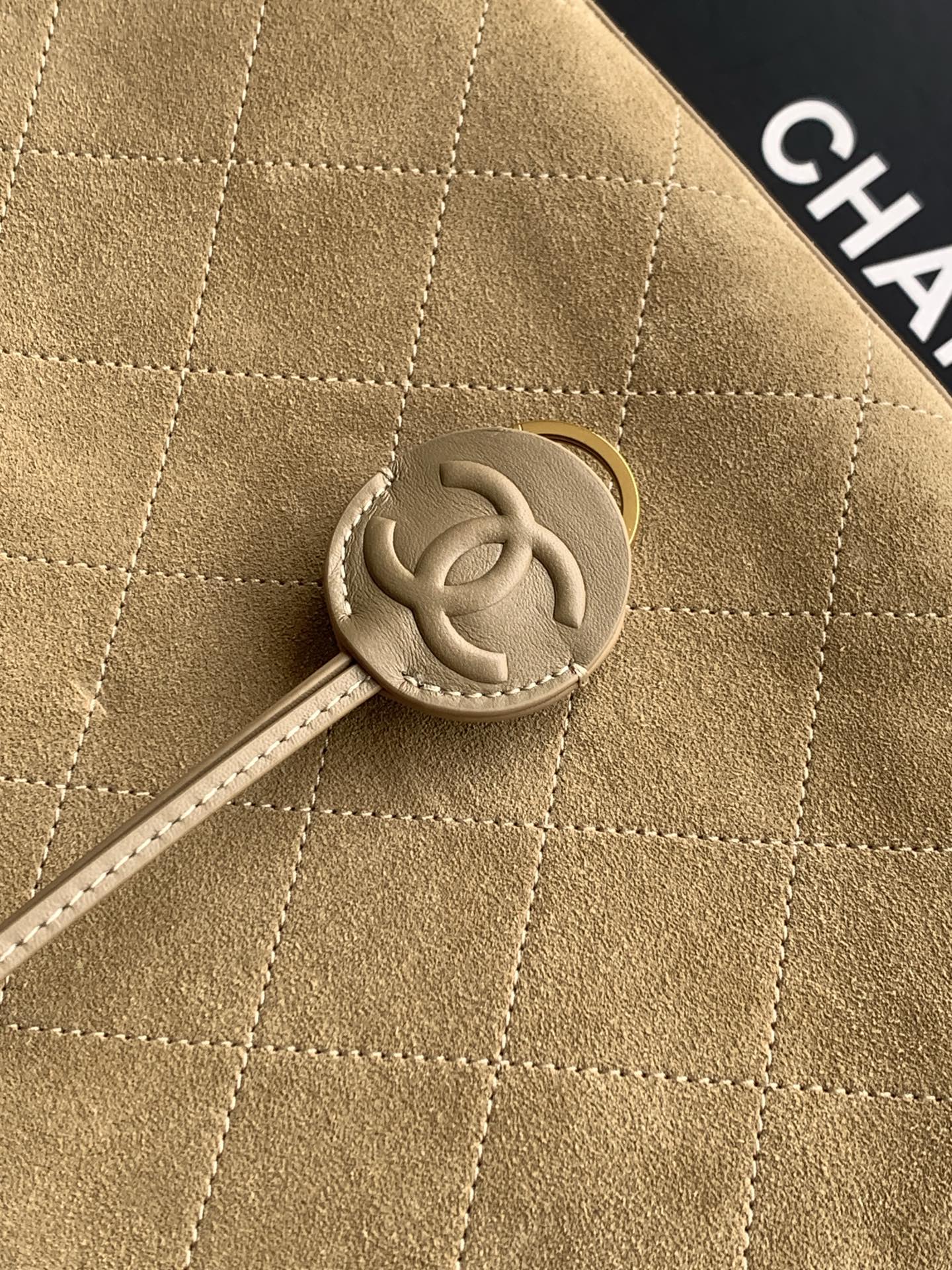 [Chanel] 샤넬 26SS 스웨이드 볼링백 (AS6211) 가방