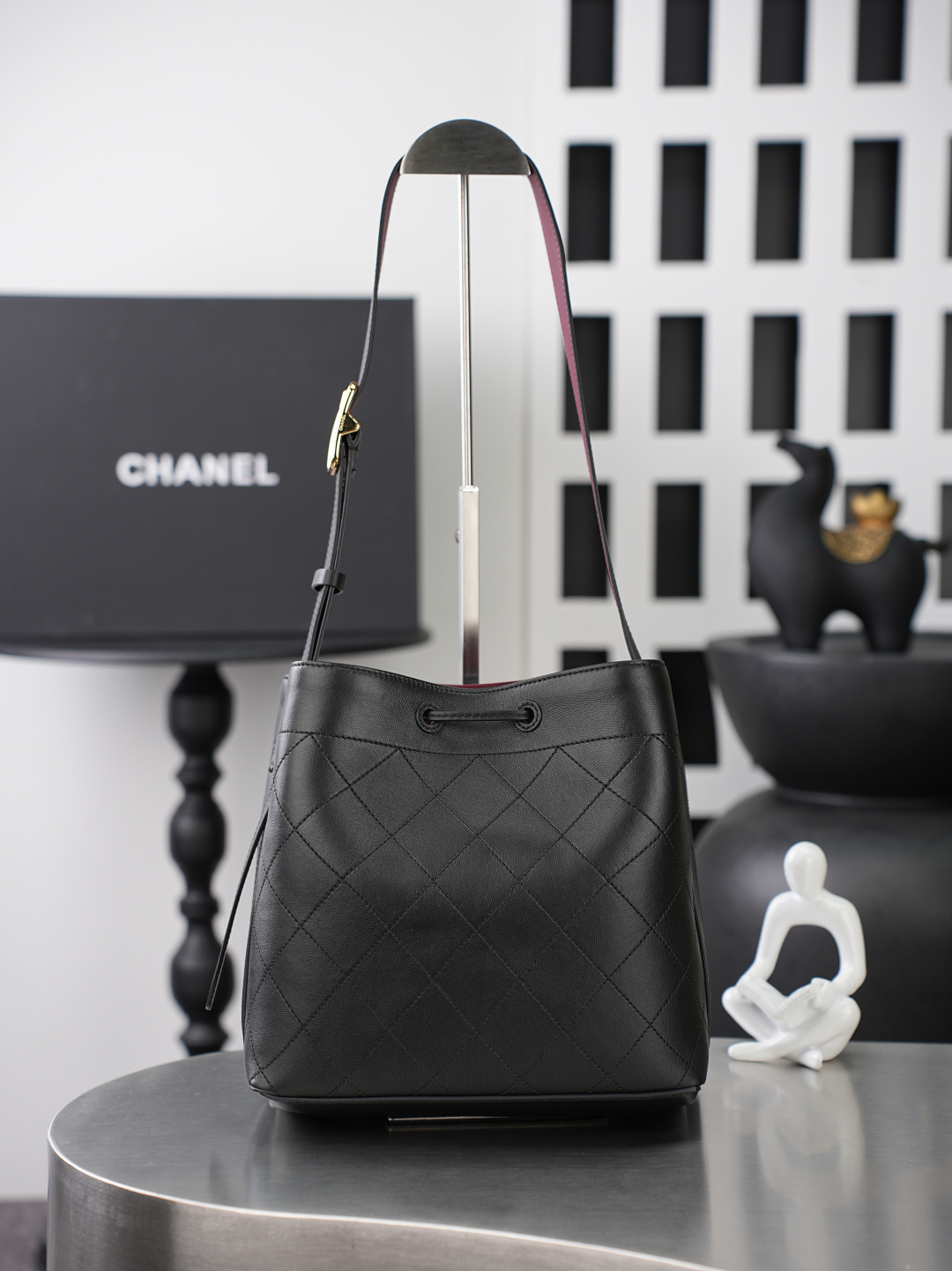 CHANEL 샤넬 26B 램스킨 버킷백 (라지) 가방 / 6584