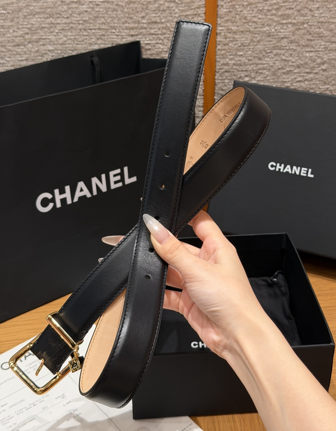 샤넬(CHANEL) 카프스킨 브라스 핀 골드 버클 벨트