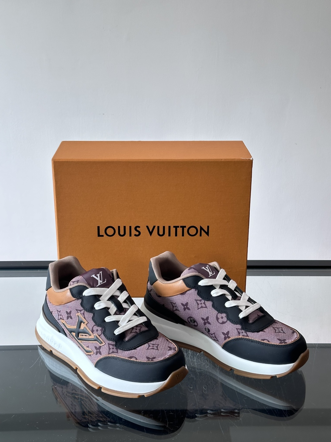 [Louis Vuitton] LV 루이비통 맨즈 모노그램 스니커즈 신발