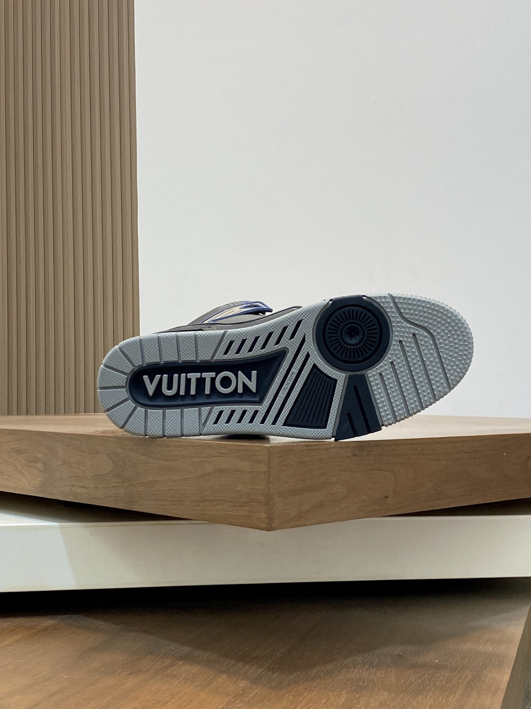 [Louis Vuitton] LV 루이비통 핸드메이드 패치워크 레더 하이탑 스니커즈 신발