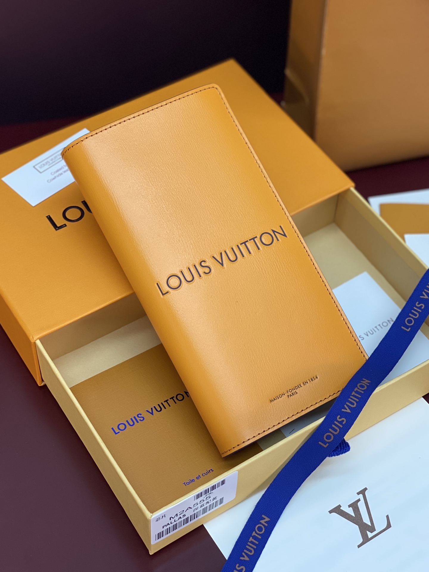 [Louis Vuitton] LV 루이비통 쇼퍼백 모티브 Brazza 브라짜 월렛 지갑 M2A555