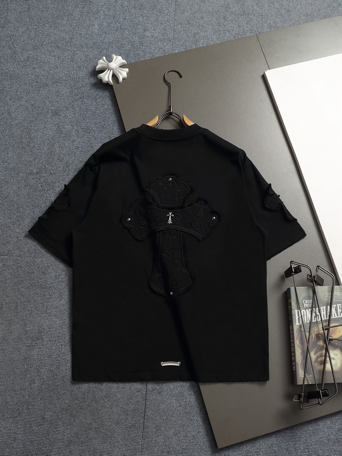 크롬하츠(CHROME HEARTS) 크로스 패치 자수 반팔 티셔츠 상의 의류