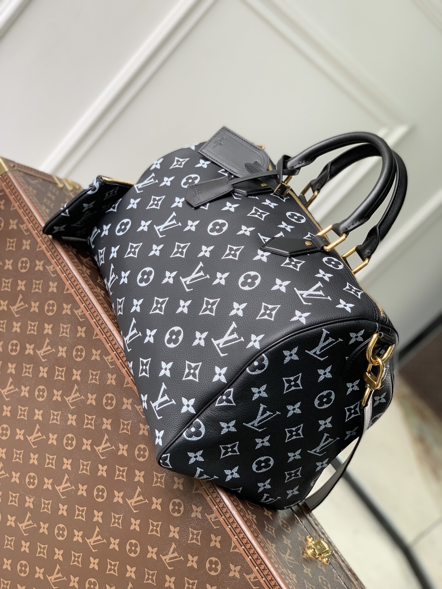 LOUIS VUITTON LV M24417 루이비통 스피디 P9 반둘리에 40 모노그램 레더 핸드백 가방