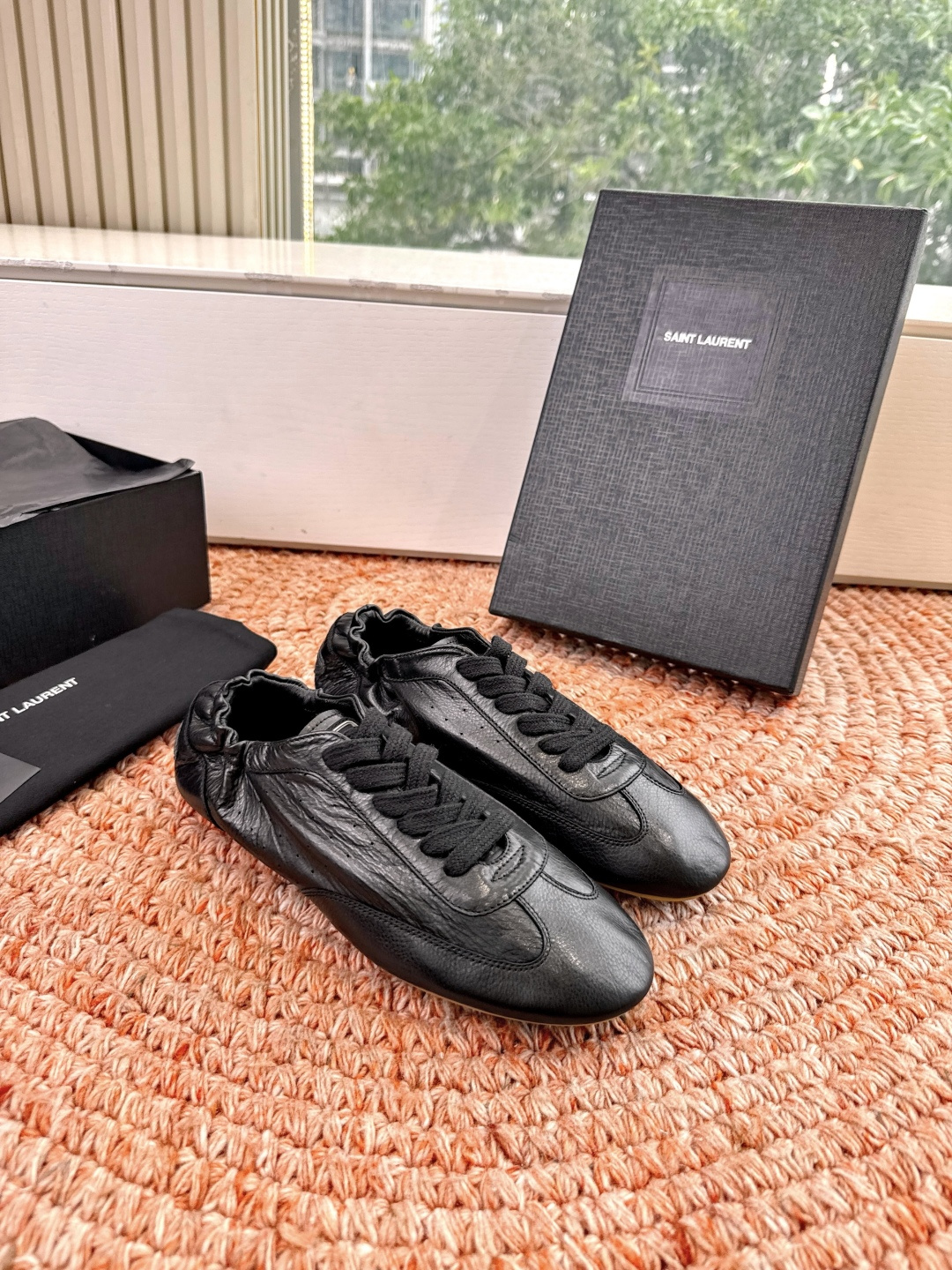 생로랑(YSL) 투웨이 플랫 스니커즈 신발