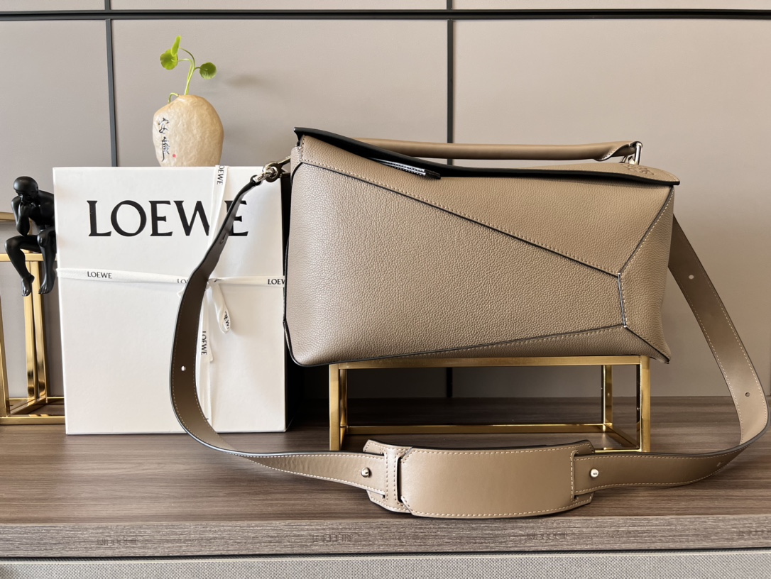 Loewe Puzzle Edge 로에베 퍼즐 라지 백 가방