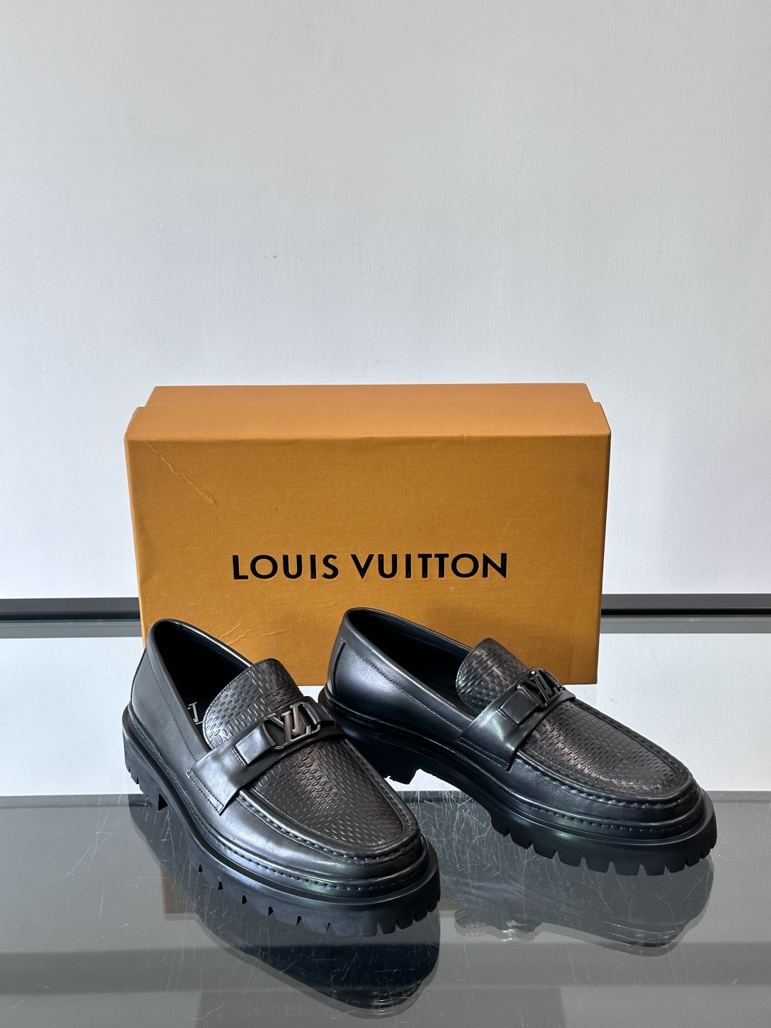 [Louis Vuitton] LV 루이비통 모노그램 레더 로퍼 구두 신발
