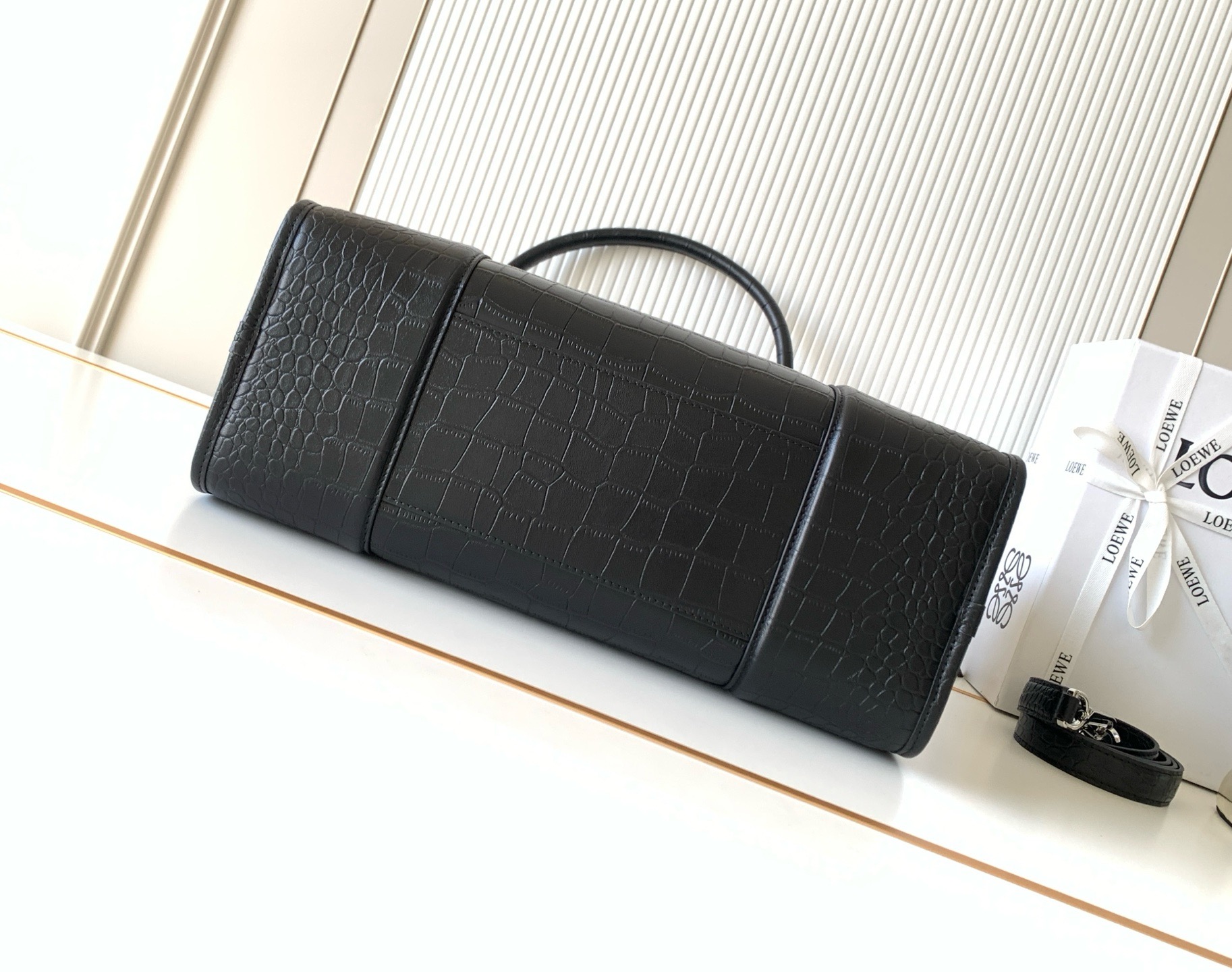 Loewe 로에베 아마조나(Amazona) 180 라지 핸드백 (블랙/크로커다일 패턴) 가방