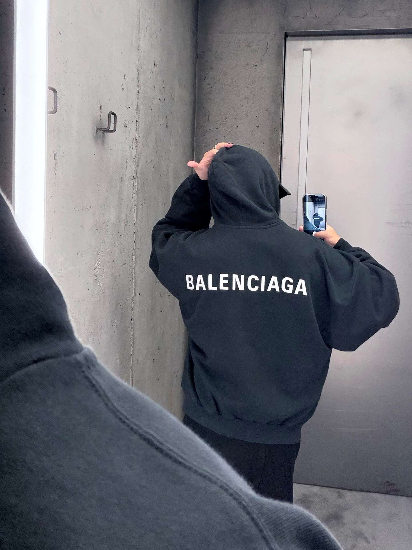 발렌시아가(BALENCIAGA) 로고 자수 오버핏 후드 상의 의류