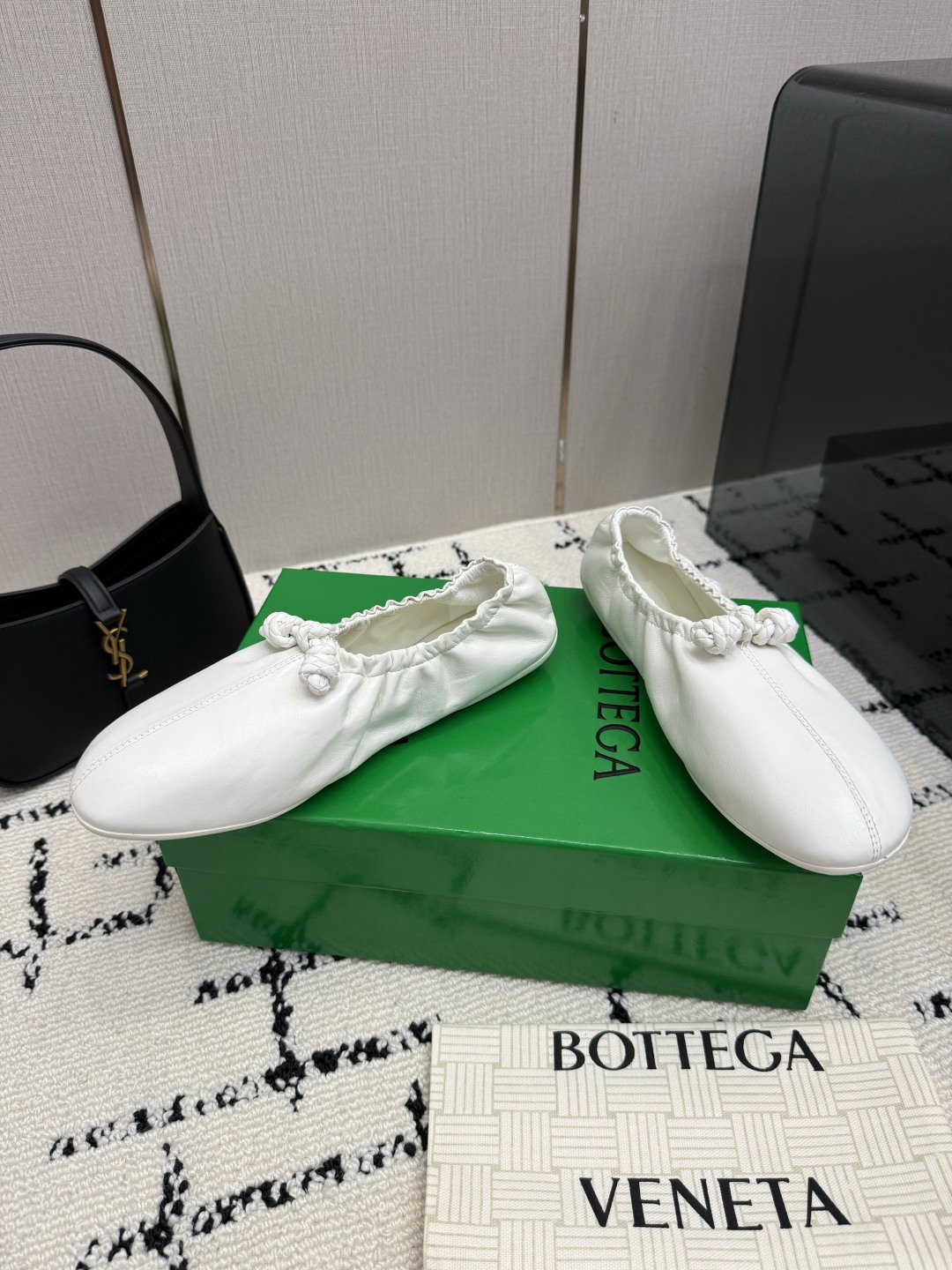 보테가 베네타(BOTTEGA VENETA) 인트레치아토 발레리나 플랫 신발