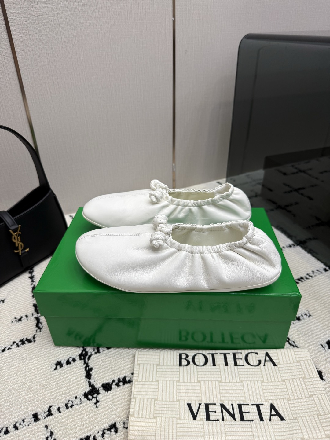 보테가 베네타(BOTTEGA VENETA) 인트레치아토 발레리나 플랫 신발
