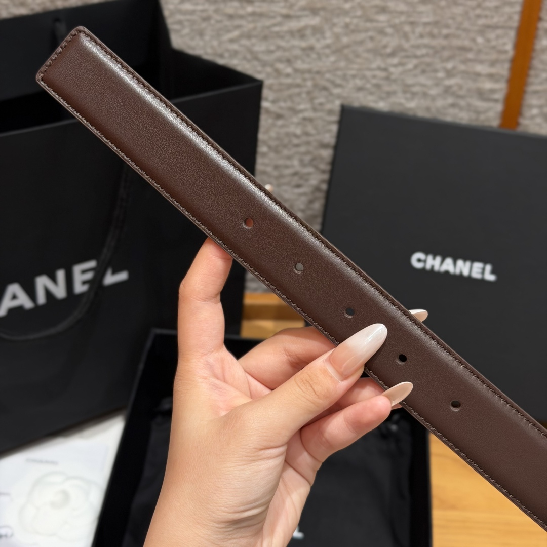 샤넬(CHANEL) 카프스킨 글로시 핀 실버 버클 벨트