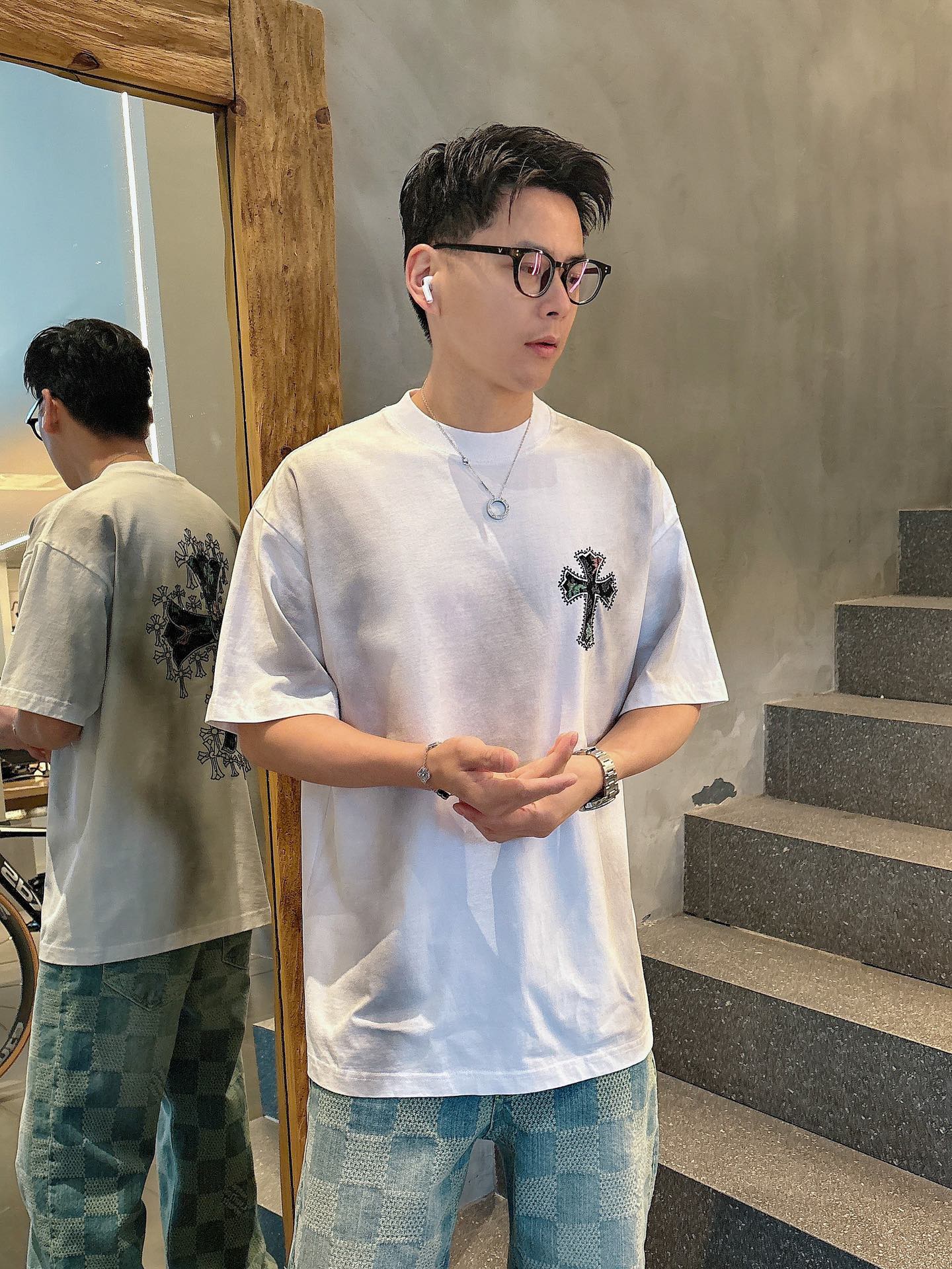 크롬하츠(Chrome Hearts) 크로스 자수 핫픽스 반팔 티셔츠 상의 의류