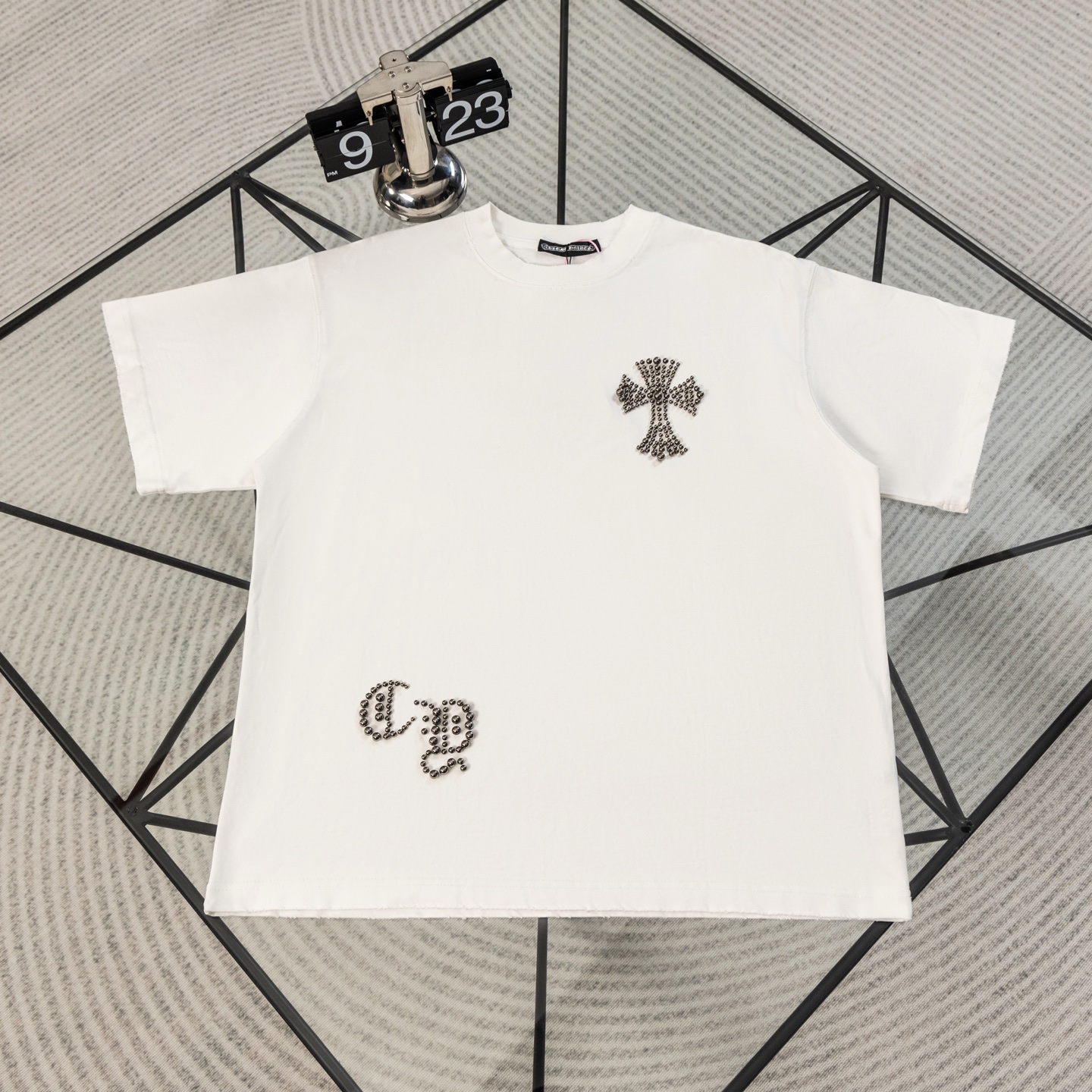 크롬하츠(CHROME HEARTS) 십자가 스터드 반팔 티셔츠 의류