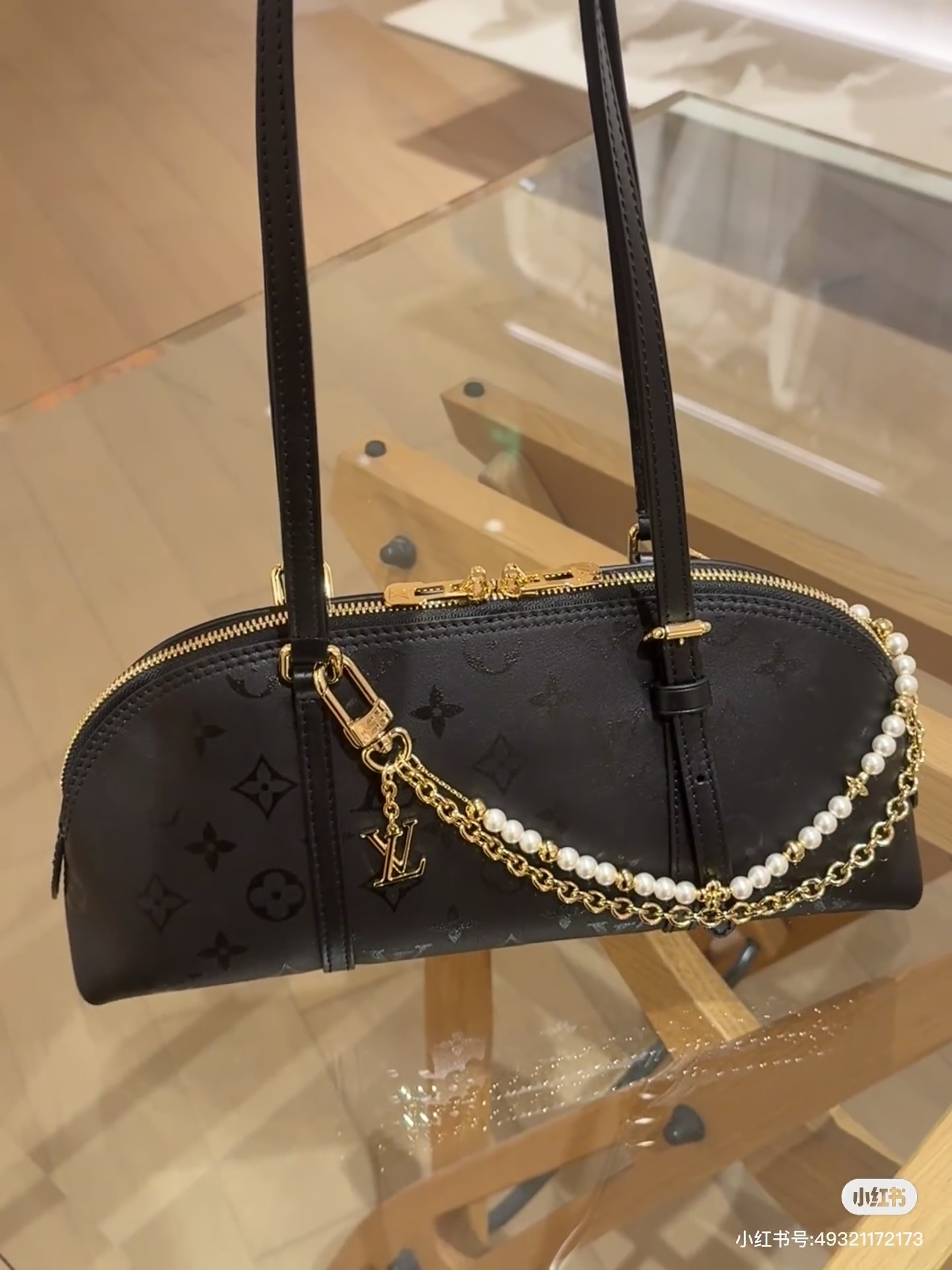 Louis Vuitton Squire East-West LV 루이비통 숄더백 가방