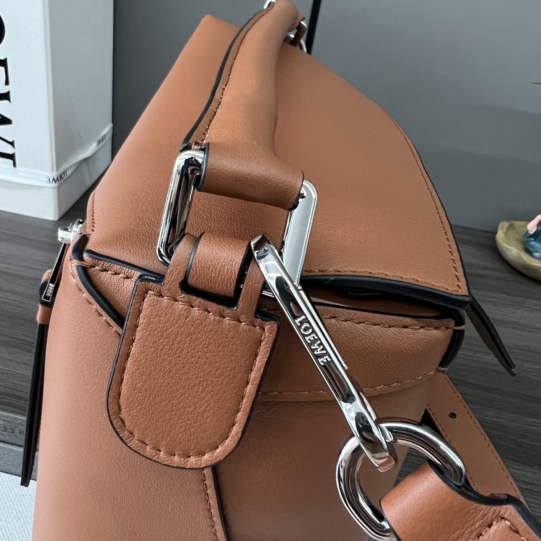Loewe 로에베 퍼즐 미디엄 소프트 레더 백 가방