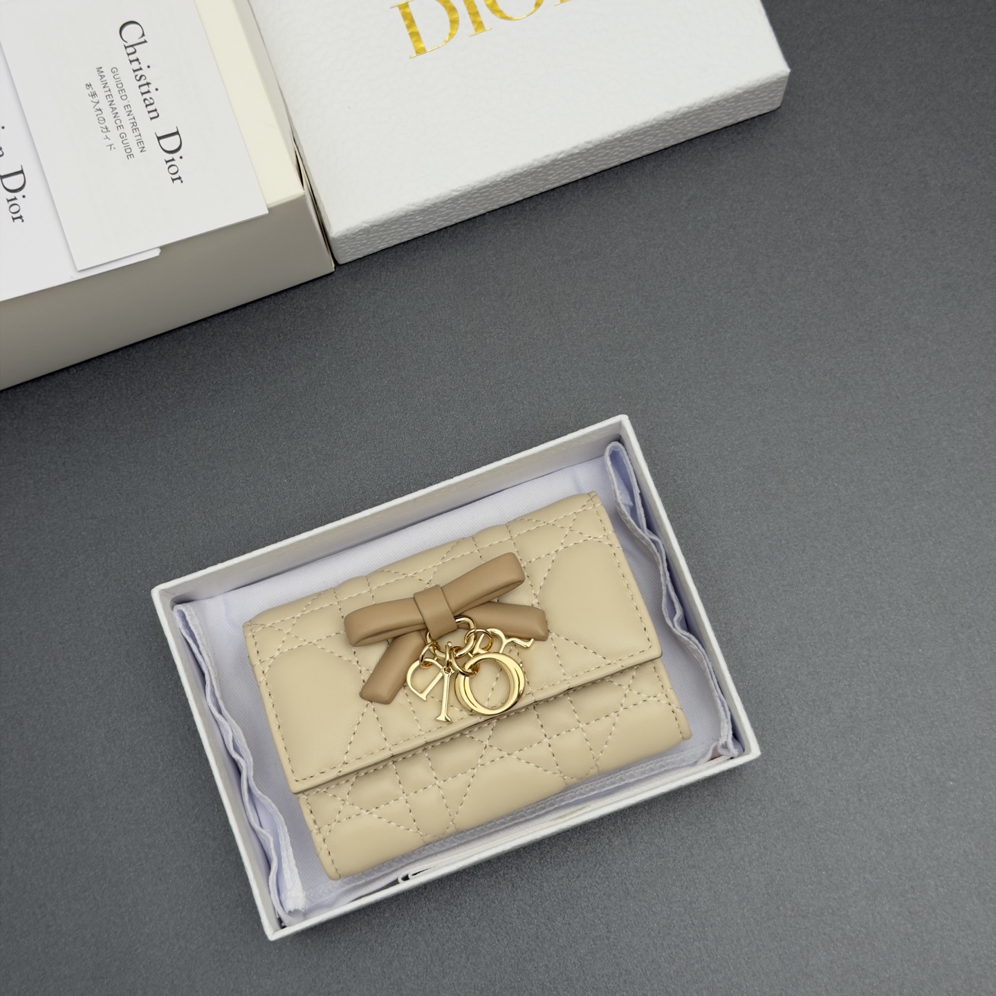 [Dior] 디올 Lady Freesia 레이디 프리지아 까나쥬 램스킨 지퍼 미니 지갑 / S2607