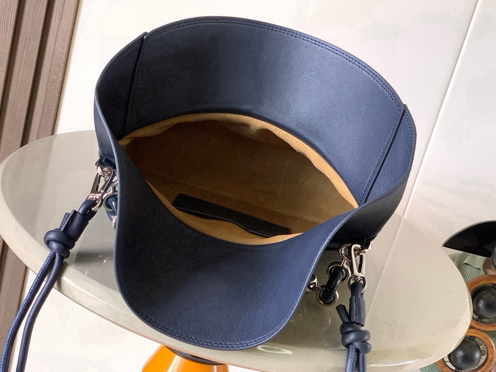 LOEWE 로에베 올라(Ola) 미디엄 핸드백 가방
