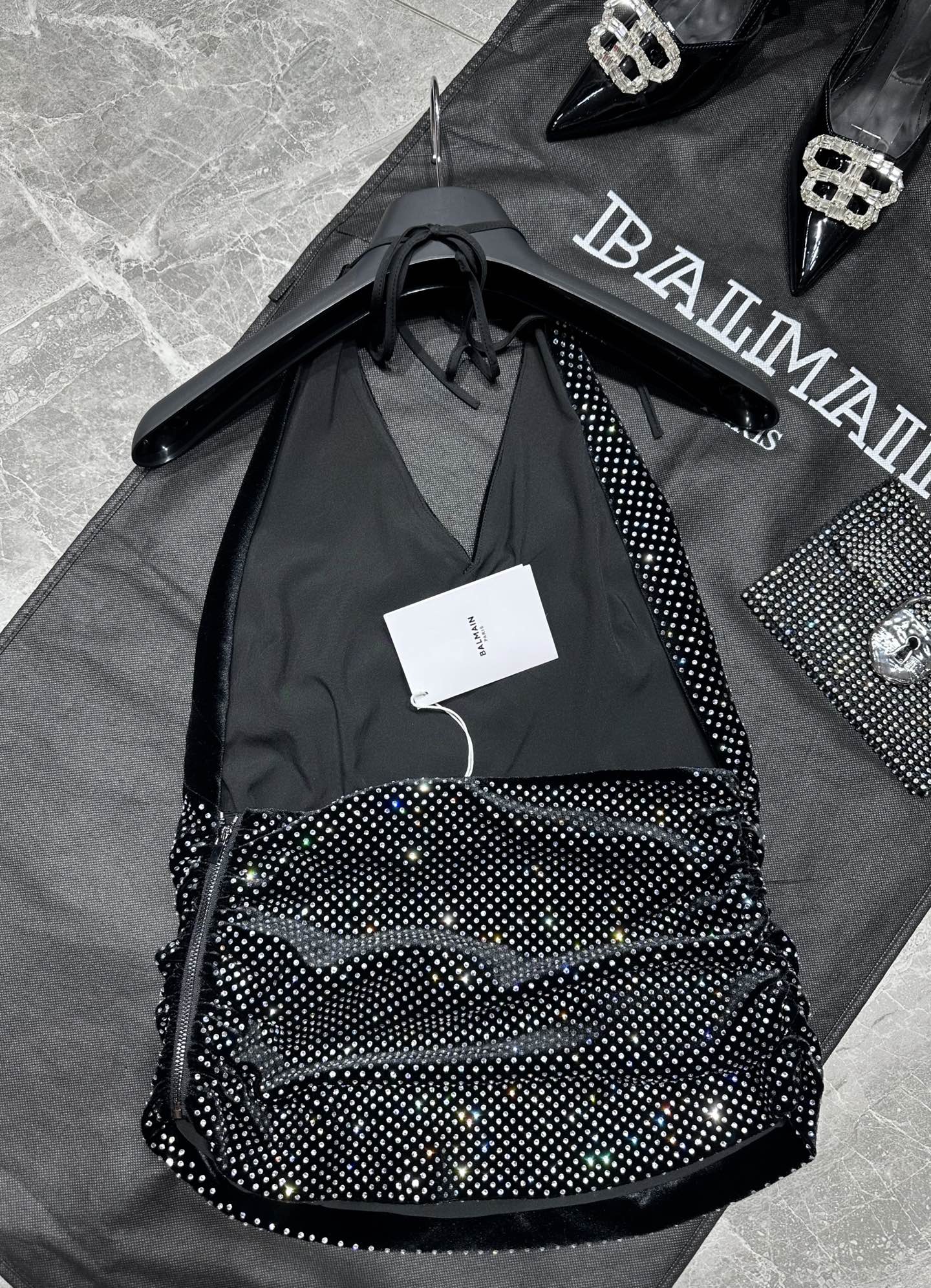[Balmain] 발망 홀터넥 크리스탈 벨벳 베스트 탑 (블랙) 의류