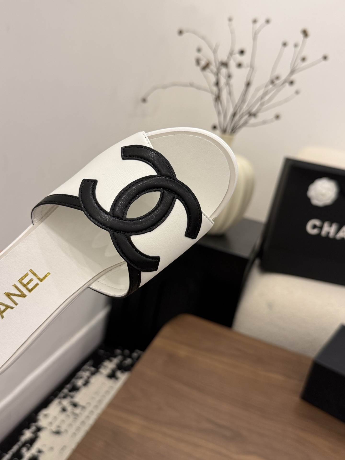 샤넬(CHANEL) 로고 플랫폼 웨지 슬리퍼 신발