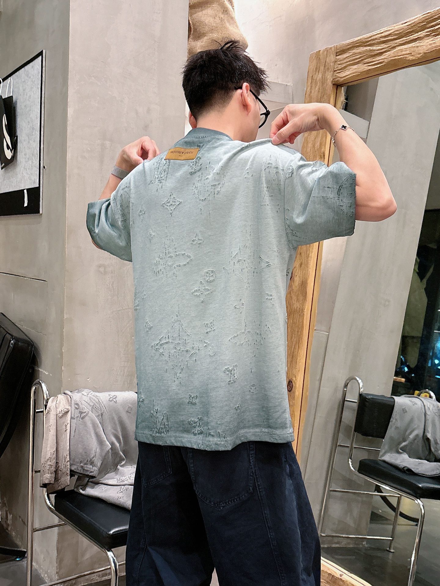 루이비통(LV) 로고 자카드 반팔 티셔츠 상의 의류