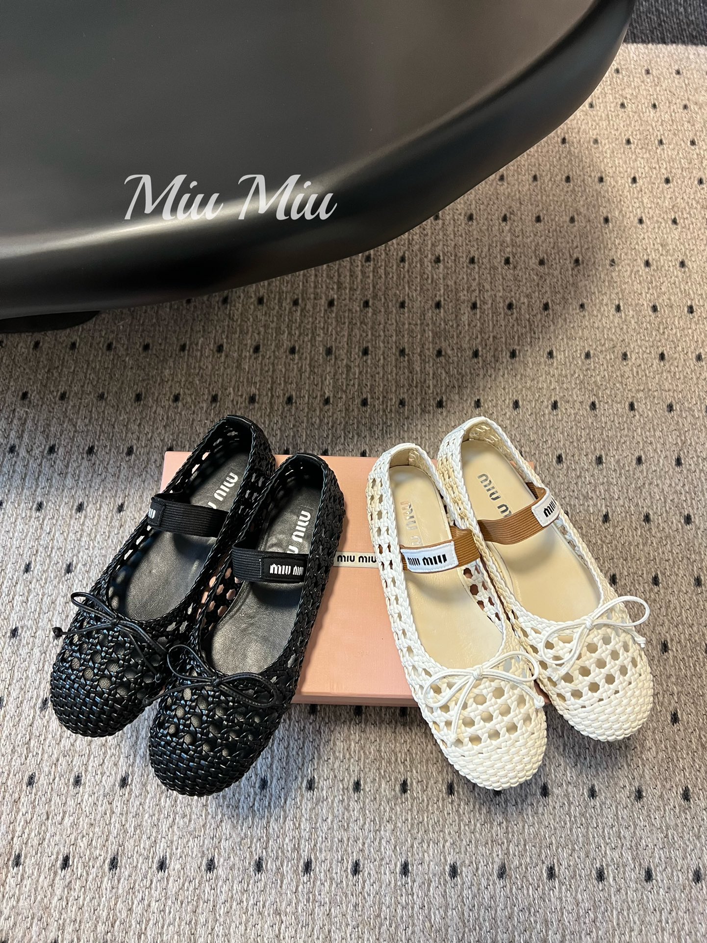 미우미우(MIU MIU) 위빙 메쉬 발레리나 플랫슈즈 신발