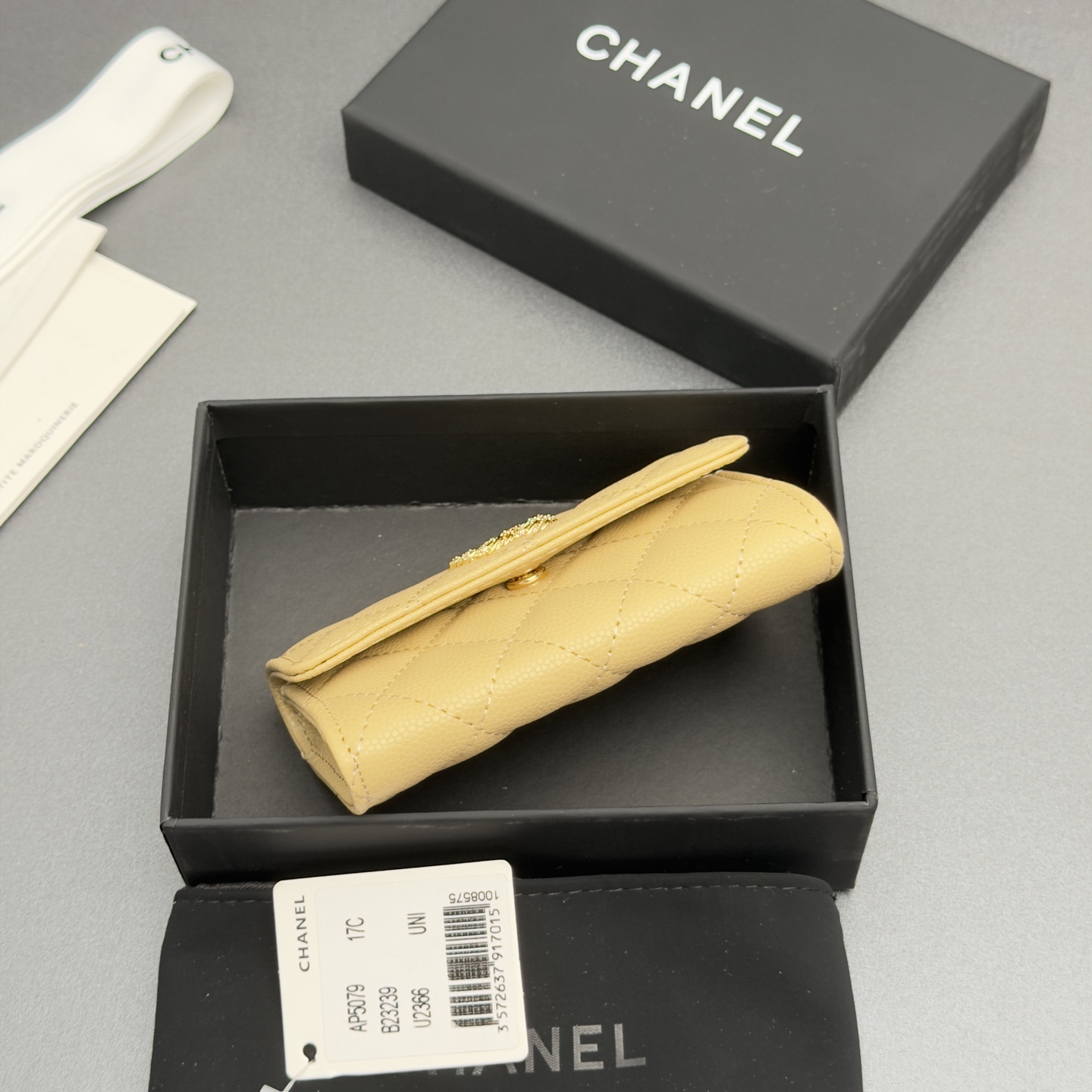 [Chanel] 샤넬 26SS 캐비어 멀티 젬스톤 카드 홀더 지갑